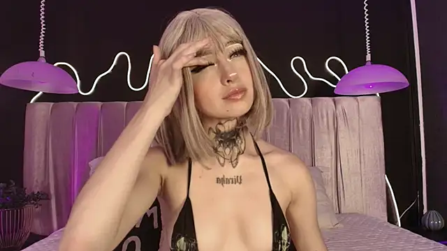 Snapshot of Zhally_Dee chatting on February 12, 2026, 7:46 pm Zhally Dee online show from February 12, 2026, 7:46 pm