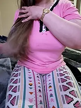 Snapshot of queen_belisima1 chatting on April 25, 2026, 10:40 pm queen belisima1 online show from April 25, 2026, 10:40 pm