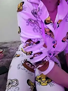 Snapshot of queen_belisima1 chatting on November 29, 2025, 9:04 pm queen belisima1 online show from November 29, 2025, 9:04 pm