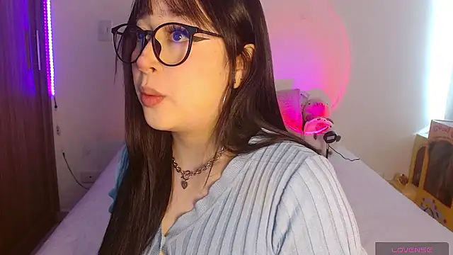 Snapshot of Oliviargf chatting on June 24, 2026, 1:43 pm Oliviargf online show from June 24, 2026, 1:43 pm