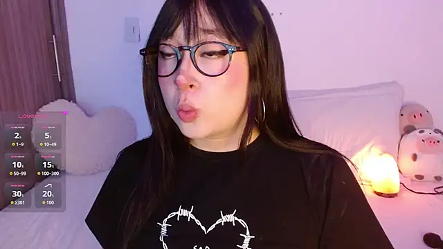 Oliviargf online show from December 14, 2025, 11:43 pm