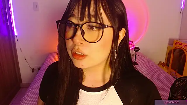 Snapshot of Oliviargf chatting on May 24, 2026, 2:00 am Oliviargf online show from May 24, 2026, 2:00 am