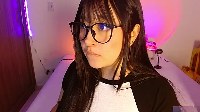 Oliviargf online show from May 2, 2026, 1:11 am