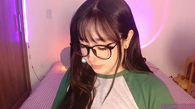 Snapshot of Oliviargf chatting on August 6, 2026, 2:06 am Oliviargf online show from August 6, 2026, 2:06 am