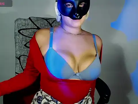 Snapshot of Hannah_Kiim chatting on October 19, 2025, 10:29 am Hannah Kiim online show from October 19, 2025, 10:29 am