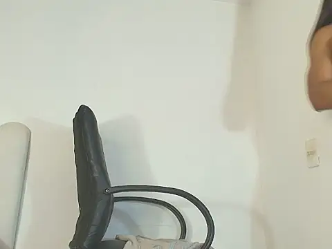 Keeitlin online show from November 13, 2025, 12:14 am