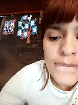 Snapshot of Putitaa34 chatting on October 31, 2025, 2:35 pm Putitaa34 online show from October 31, 2025, 2:35 pm