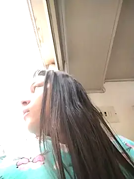 esmeralda jadees online show from November 21, 2025, 8:08 pm