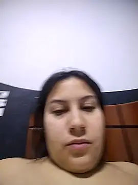 esmeralda jadees online show from May 5, 2026, 1:47 pm
