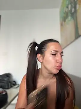 AleksandraRich online show from February 4, 2026, 2:06 am