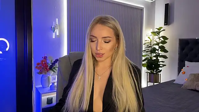 Snapshot of OhMyEmma chatting on October 18, 2025, 1:18 am OhMyEmma online show from October 18, 2025, 1:18 am