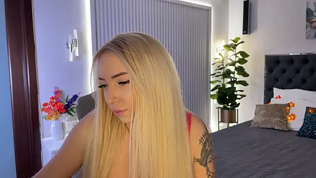 Snapshot of OhMyEmma chatting on October 7, 2025, 1:28 am OhMyEmma online show from October 7, 2025, 1:28 am