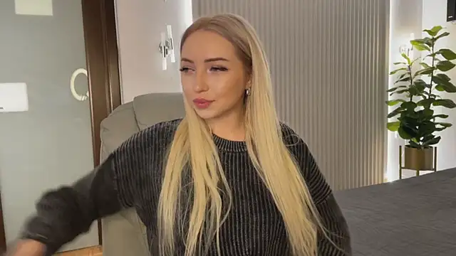 Snapshot of OhMyEmma chatting on November 13, 2025, 12:58 am OhMyEmma online show from November 13, 2025, 12:58 am