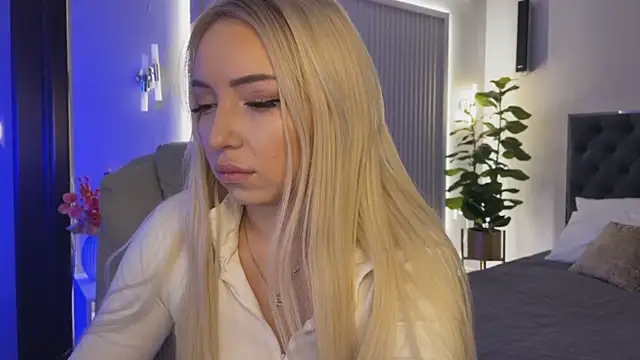 Snapshot of OhMyEmma chatting on November 9, 2025, 1:20 am OhMyEmma online show from November 9, 2025, 1:20 am