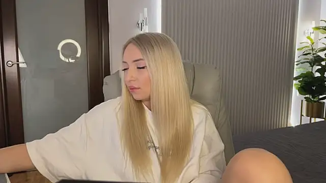 OhMyEmma online show from February 5, 2026, 1:23 am