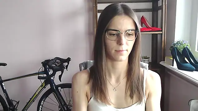 Snapshot of love_megi chatting on February 16, 2026, 2:27 pm love megi online show from February 16, 2026, 2:27 pm