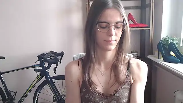 Snapshot of love_megi chatting on March 1, 2026, 7:41 am love megi online show from March 1, 2026, 7:41 am