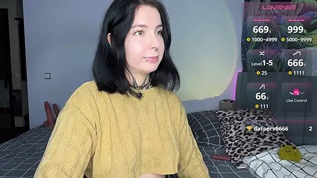 Snapshot of yourvodka chatting on November 25, 2025, 12:00 am yourvodka online show from November 25, 2025, 12:00 am