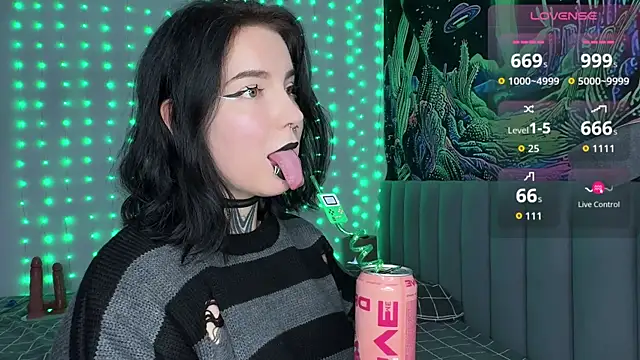 Snapshot of yourvodka chatting on November 26, 2025, 11:38 pm yourvodka online show from November 26, 2025, 11:38 pm