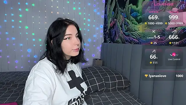 Snapshot of yourvodka chatting on December 15, 2025, 9:31 pm yourvodka online show from December 15, 2025, 9:31 pm