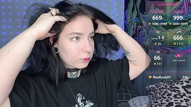 Snapshot of yourvodka chatting on November 28, 2025, 9:37 pm yourvodka online show from November 28, 2025, 9:37 pm