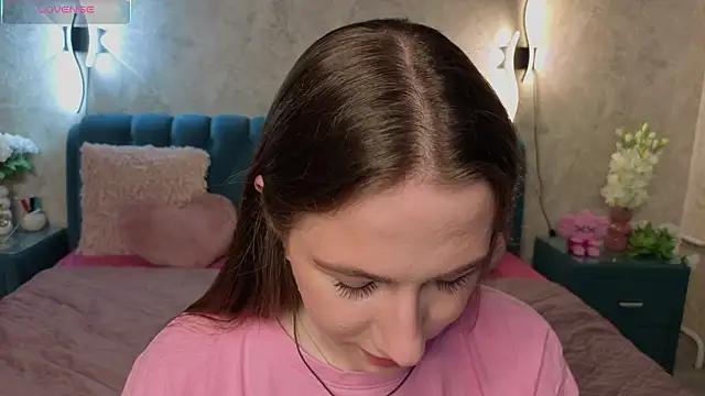 Snapshot of Kira_mindnes chatting on March 2, 2026, 5:52 am Kira mindnes online show from March 2, 2026, 5:52 am