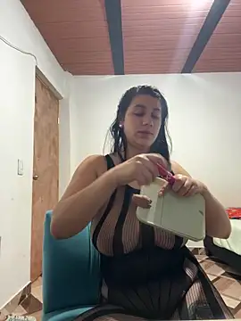 Snapshot of roldanmary chatting on February 9, 2026, 3:48 am roldanmary online show from February 9, 2026, 3:48 am