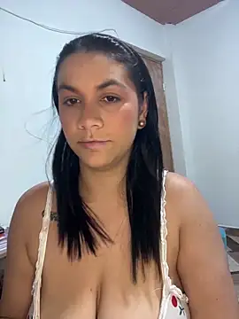 Snapshot of roldanmary chatting on February 10, 2026, 3:05 am roldanmary online show from February 10, 2026, 3:05 am