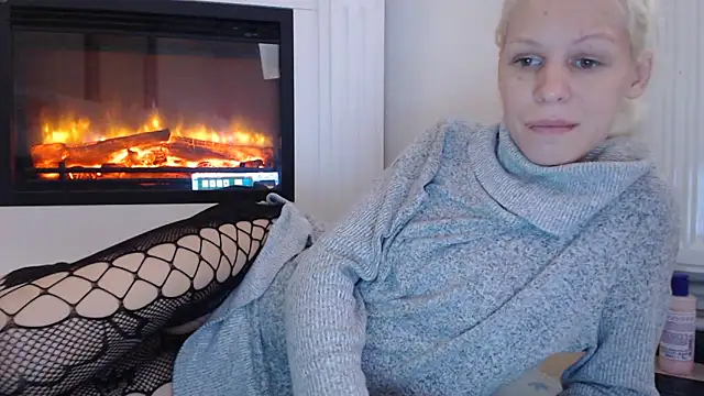 Snapshot of ElssaRush chatting on October 12, 2025, 8:59 am ElssaRush online show from October 12, 2025, 8:59 am