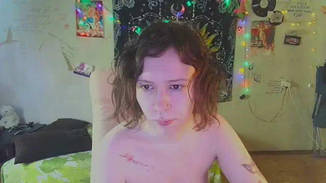 Snapshot of Lil_foxxx chatting on March 18, 2026, 8:50 am Lil foxxx online show from March 18, 2026, 8:50 am