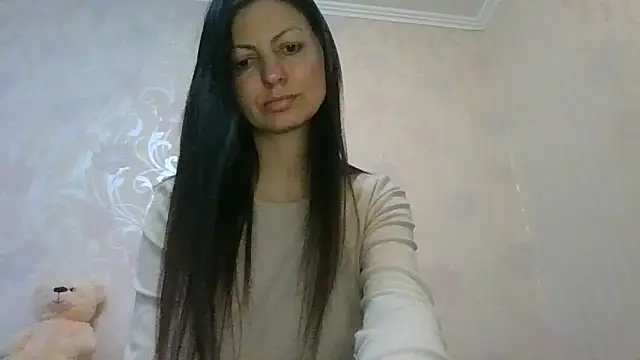 AliseWats online show from May 3, 2026, 9:40 pm