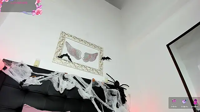 Lola Blondie online show from October 9, 2025, 12:17 pm