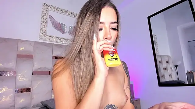 Lola Blondie online show from March 10, 2026, 11:36 am