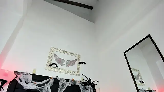 Lola Blondie online show from October 7, 2025, 12:17 pm