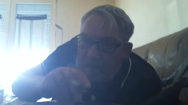 Snapshot of eduS2001 chatting on July 21, 2026, 2:40 pm eduS2001 online show from July 21, 2026, 2:40 pm