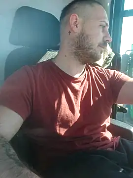 adisiadi online show from March 18, 2025, 8:50 am