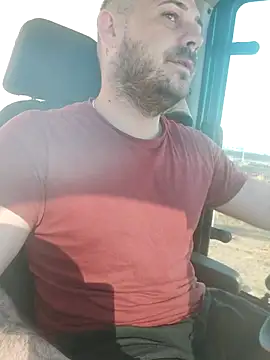 adisiadi online show from March 21, 2025, 5:43 am