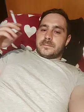 adisiadi online show from March 12, 2025, 4:02 pm