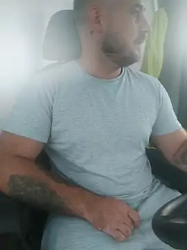 adisiadi online show from September 9, 2025, 4:55 am