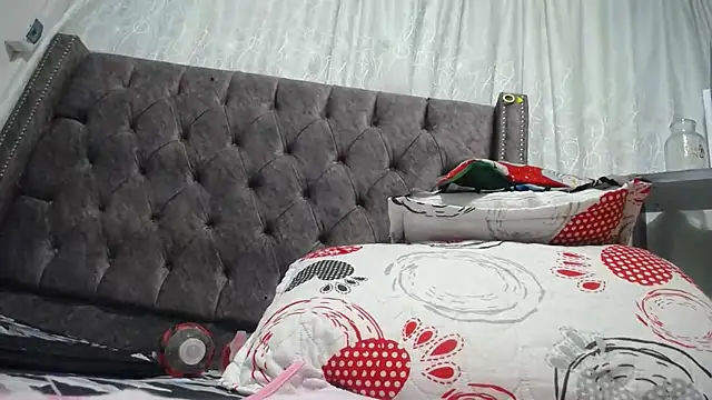 ANA-BULLOCK- online show from December 15, 2025, 12:11 pm