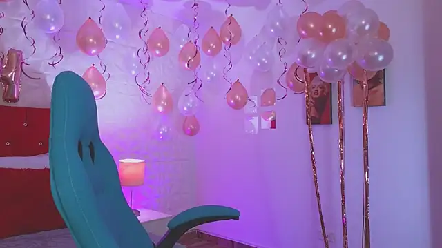 Snapshot of weet_Evans___ chatting on November 14, 2025, 4:16 am weet Evans online show from November 14, 2025, 4:16 am