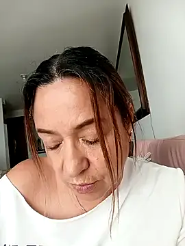 Snapshot of weet_Evans___ chatting on February 6, 2026, 4:36 pm weet Evans online show from February 6, 2026, 4:36 pm