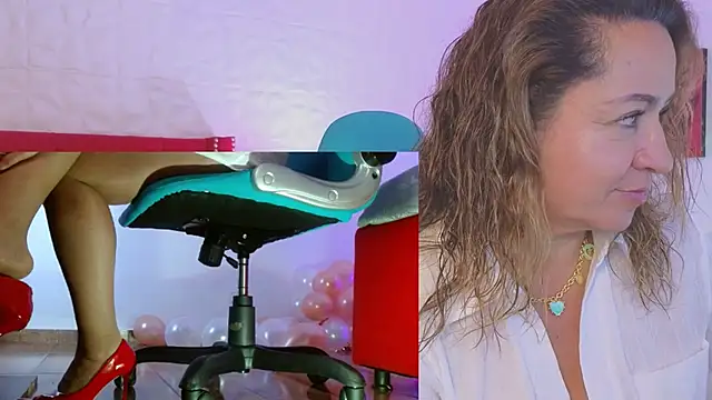 Snapshot of weet_Evans___ chatting on November 19, 2025, 3:06 am weet Evans online show from November 19, 2025, 3:06 am