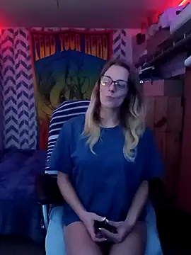 AlicePayne online show from December 19, 2025, 4:49 am