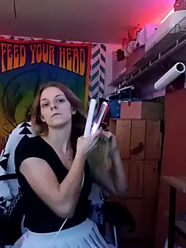 Snapshot of AlicePayne chatting on December 16, 2025, 4:17 am AlicePayne online show from December 16, 2025, 4:17 am