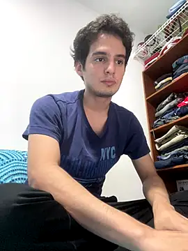 Snapshot of Thiagobb7 chatting on December 13, 2025, 11:22 pm Thiagobb7 online show from December 13, 2025, 11:22 pm