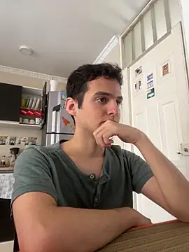 Snapshot of Thiagobb7 chatting on October 15, 2025, 6:38 pm Thiagobb7 online show from October 15, 2025, 6:38 pm