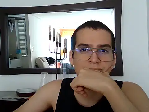 Snapshot of Thiagobb7 chatting on March 7, 2026, 8:03 pm Thiagobb7 online show from March 7, 2026, 8:03 pm