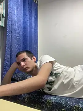 Snapshot of Thiagobb7 chatting on February 27, 2026, 11:48 pm Thiagobb7 online show from February 27, 2026, 11:48 pm