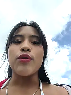 bella warzon online show from November 12, 2025, 5:50 pm